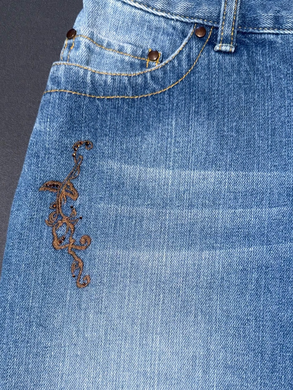 Tommy Hilfiger Vintage Blue Denim Mini Skirt with Embroidered Detail size 6 GUC - Picture 5 of 10